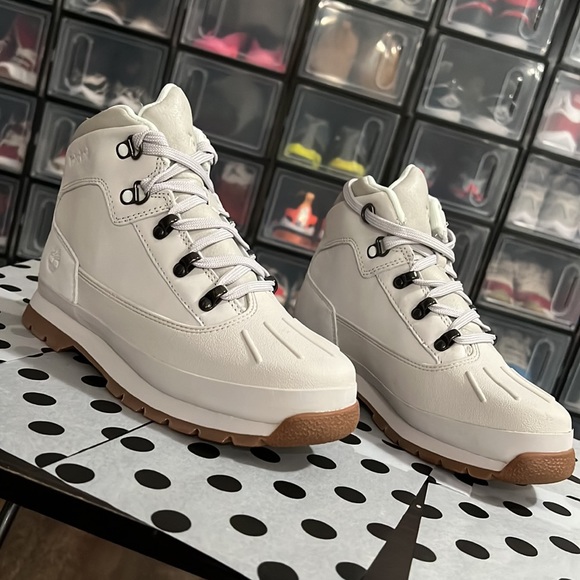 Juniors size 5 light grey shell toe nubuck boots - Picture 4 of 5